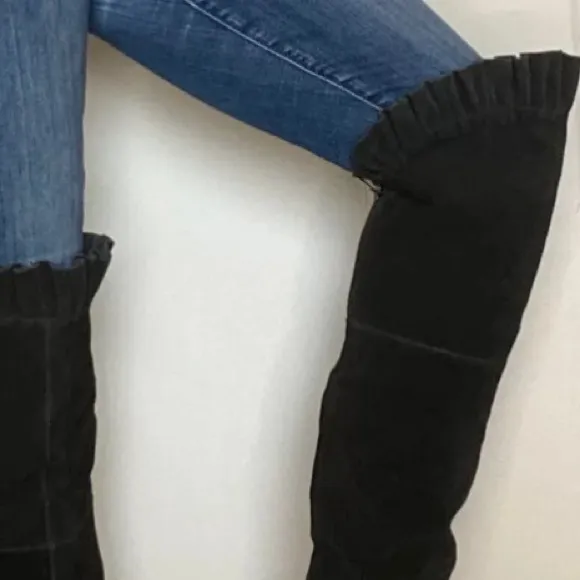 | Colin Stuart | knee high boots with ruffle. Size 6.