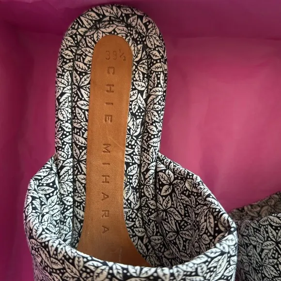 - nib Chie Mihara Garden Print Platform Slide Sandals size 8.5