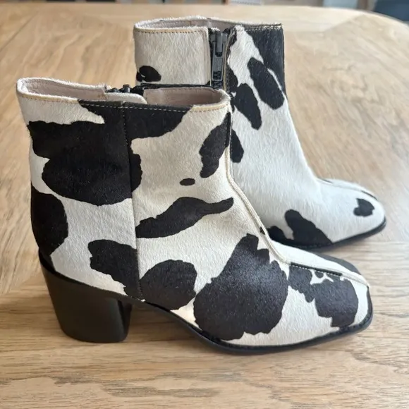 $245 INTENTIONALLY BLANK Cow Hide Ankle Boots Leather Heeled Booties SIZE 5 EUC