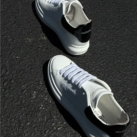 $485 Valentino Fresia Bright Leather Sneaker, Women's White and Black