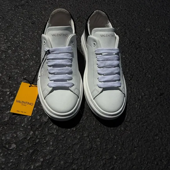 $485 Valentino Fresia Bright Leather Sneaker, Women's White and Black