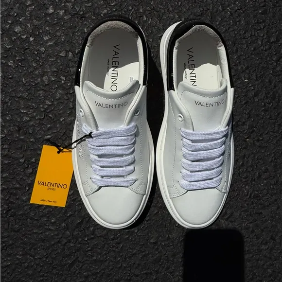 $485 Valentino Fresia Bright Leather Sneaker, Women's White and Black