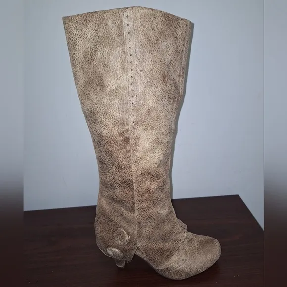 A pair of Not Rated gaucho boots in a size 8.  They're pre-loved in great shape