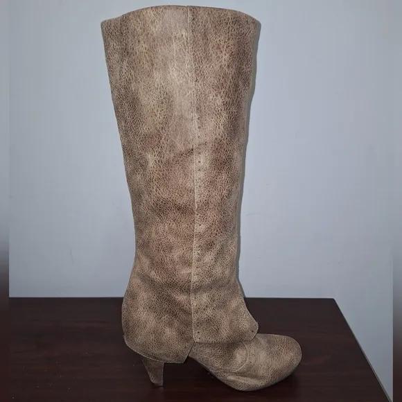 A pair of Not Rated gaucho boots in a size 8.  They're pre-loved in great shape