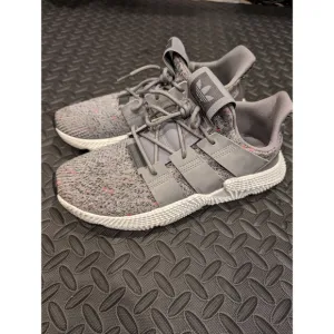 Adidas Prophere Onix Sneakers Mens 11 Gray Solar Red White Shoes CQ3023 Athletic