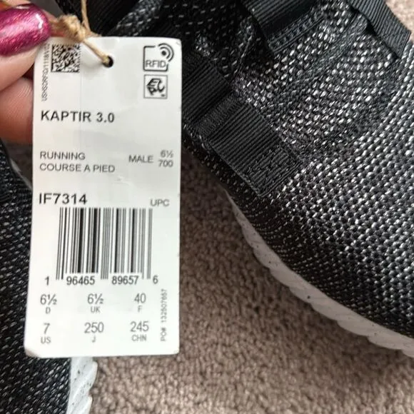 Adidas Kaptir 3.0 size 7 youth shoes! NWT