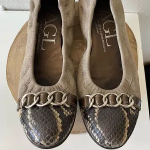 AGL Attilio Giusti Leombruni Snakeskin Cap Toe Ballet Shoes Size 37 (US 6.5)
