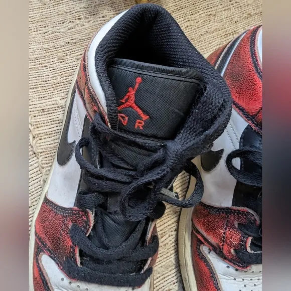 Air Jordan 1 Mid Se Gs 'Wear-Away' Shoes