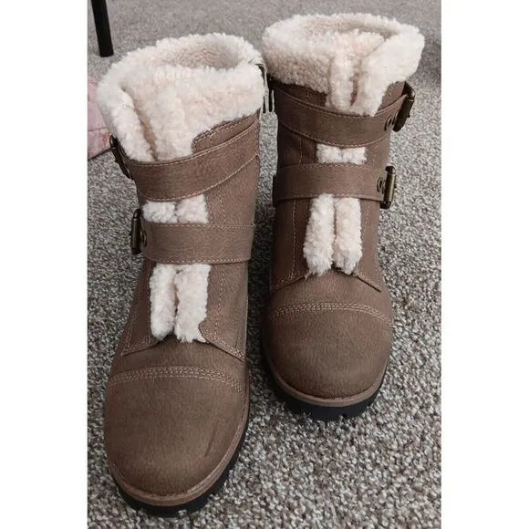 AK Sport Boots Aklolly Vegan Leather Buckle Faux Sheepskin Sherpa Sz‎ 7.5M