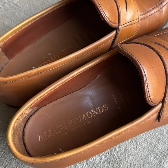 Allen Edmonds mens 9.5 Lake Forest brown leather Bench Welt loader dress shoes