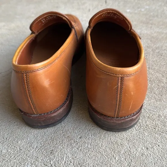 Allen Edmonds mens 9.5 Lake Forest brown leather Bench Welt loader dress shoes