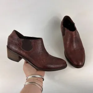 Anthropologie Wolverine Alice women's size 7.5 burgandy leather embossed booties