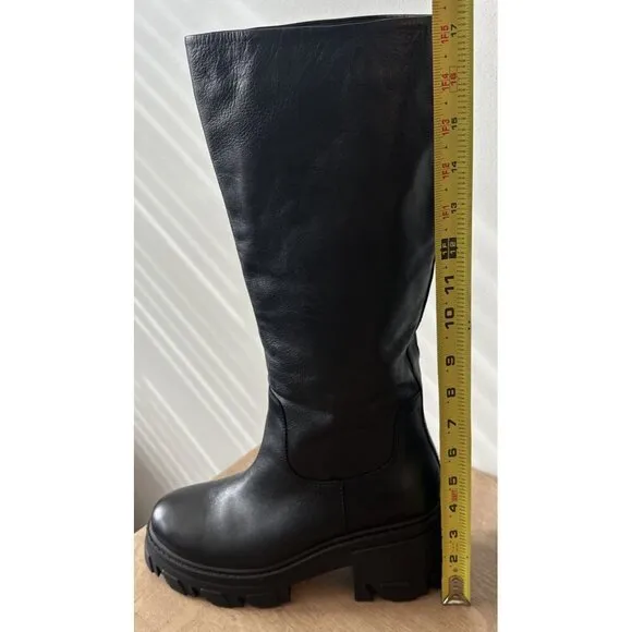 Aqua Women's Size 10 M Black Leather Knee-High Boots Lug Sole