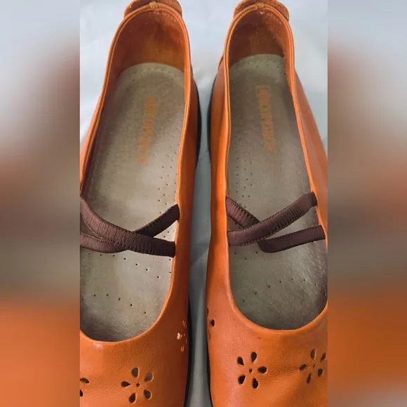 Arcopedico Leather Flower Orange Slip on Mary Jane Shoes Size 9