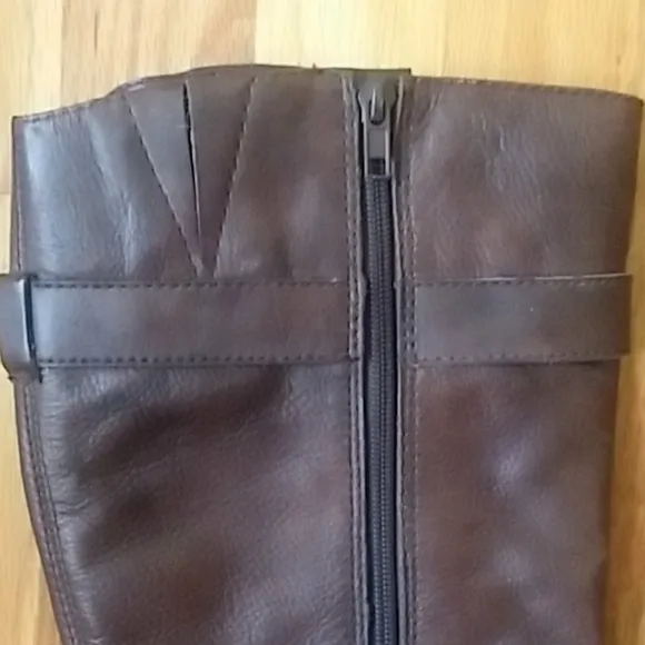 Arturo Chiang Violet Buckle &amp; Zipper Leather Boots