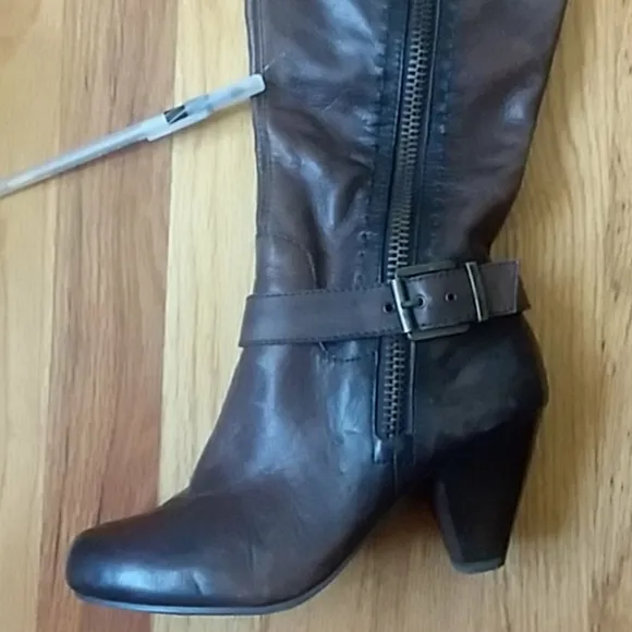 Arturo Chiang Violet Buckle &amp; Zipper Leather Boots