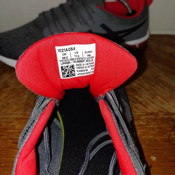 ASICS GEL QUANTUM 90 Mens Athletic Shoes GRAY w RED size 11.5/ 1021A054. Gently