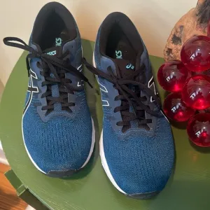 Asics 🔥Sale🔥GT-1000 lite truss and flute foam blue and black athletic shoes
