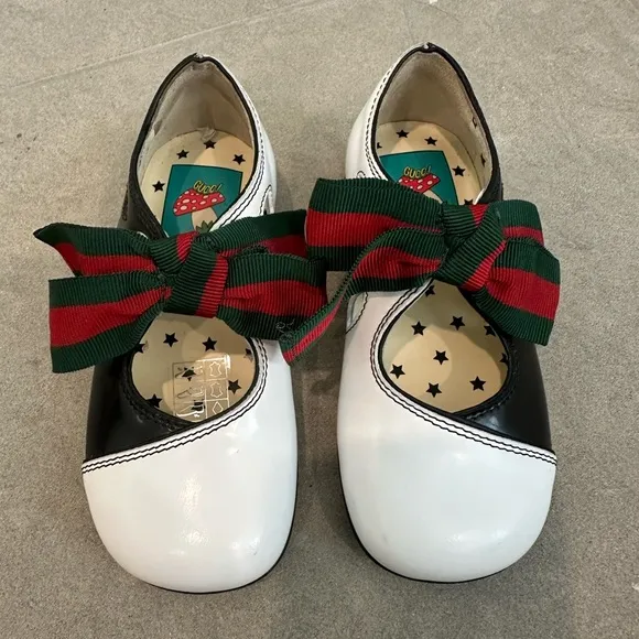 Authentic Gucci Kids Mary Jane Ballet Shoes Sandals Bow 23/7 brand new.