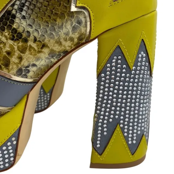 Azalea Wang Diver Platform Boots Sz 8.5 Yellow Heeled Embellished Chunky Lace Up