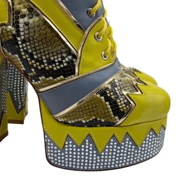 Azalea Wang Diver Platform Boots Sz 8.5 Yellow Heeled Embellished Chunky Lace Up