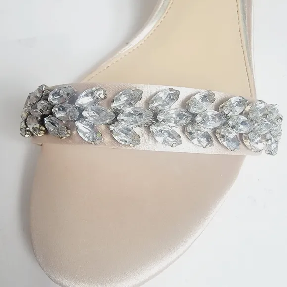 Badgley Mischka Jewell Bejeweled Bronwen Dress Wedding Prom Formal Shoes 7.5