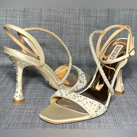 Badgley Mischka Sally Embellished Ankle Strap Satin Ivory Dress Sandal Size 9