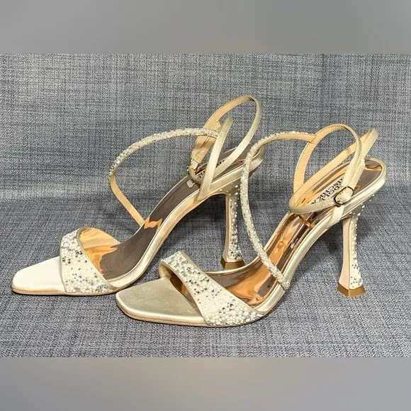 Badgley Mischka Sally Embellished Ankle Strap Satin Ivory Dress Sandal Size 9