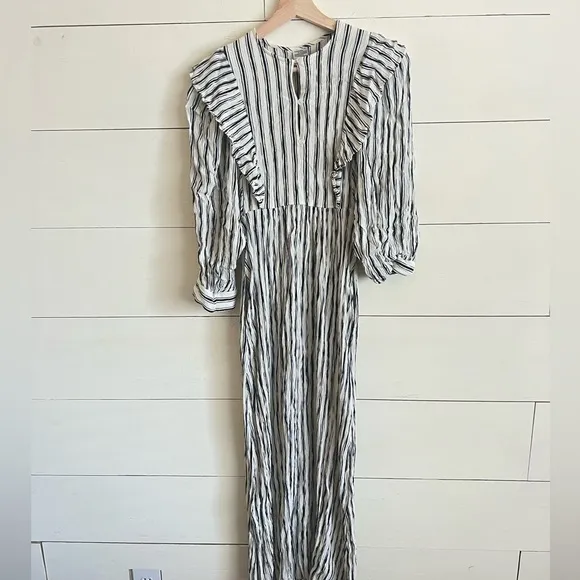 BAUM UND PEERDGARTEN Alona Dress in Black Stripe