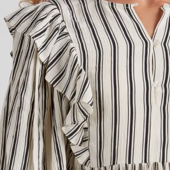 BAUM UND PEERDGARTEN Alona Dress in Black Stripe