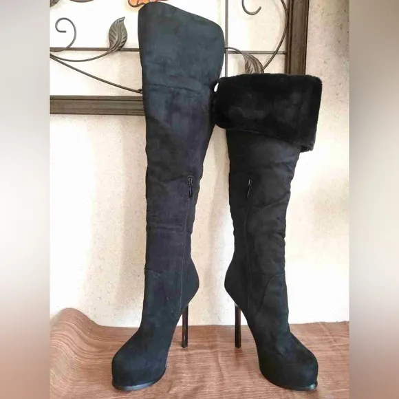 Bebe knee high/ over the knee black suede high heeled boots in size 8. New w/box