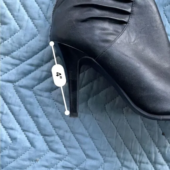 Black leather knee high boots size 6