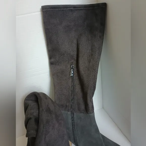 Blondo Knee High Sock Boots Womens Size 11 Gray Waterproof Suede Block Heel