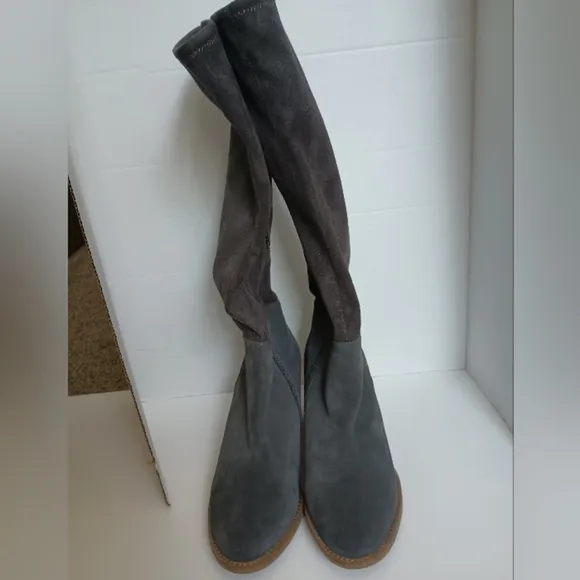 Blondo Knee High Sock Boots Womens Size 11 Gray Waterproof Suede Block Heel