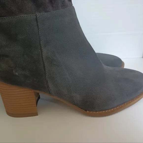 Blondo Knee High Sock Boots Womens Size 11 Gray Waterproof Suede Block Heel