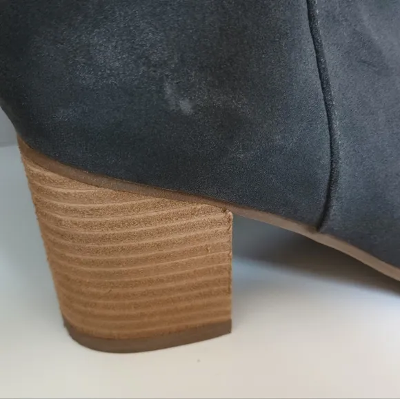 Blondo Knee High Sock Boots Womens Size 11 Gray Waterproof Suede Block Heel