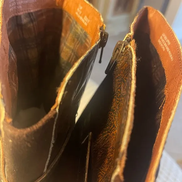 Born leather Boots