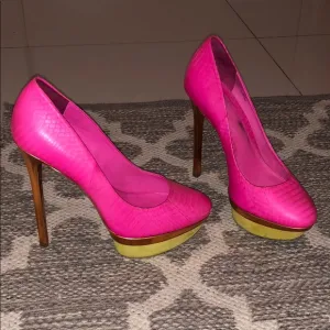 Brian Atwood sz 9 néon pink platform shoes