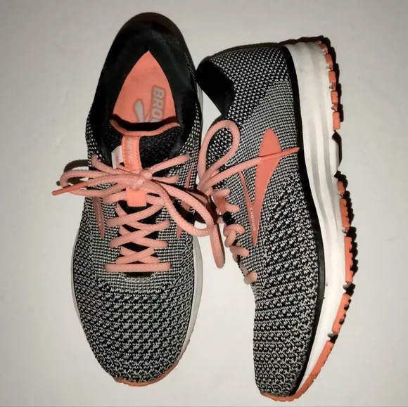 Brooks 7 (Size 7) Multicolored Knit Lace Up Comfort Revel 2 Running Sneakers
