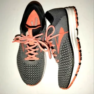 Brooks 7 (Size 7) Multicolored Knit Lace Up Comfort Revel 2 Running Sneakers