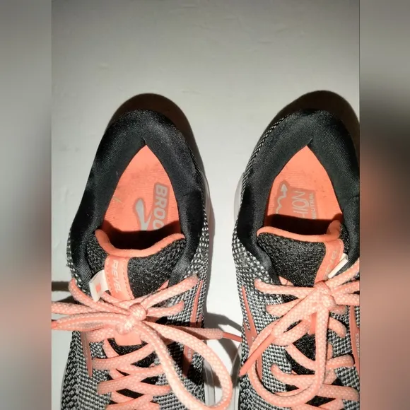 Brooks 7 (Size 7) Multicolored Knit Lace Up Comfort Revel 2 Running Sneakers