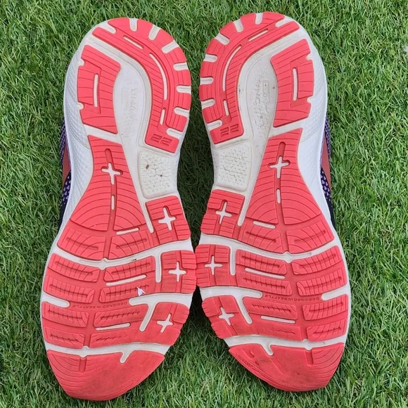 BROOKS ADRENALINE GTS 22 - Women's Athletic Shoes - SIZE 10B