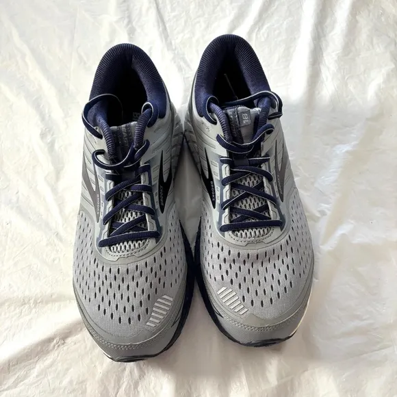Brooks Beast 18 Comfort running sneakers shoes gray navy SZ 10 M NWOT