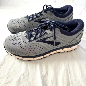 Brooks Beast 18 Comfort running sneakers shoes gray navy SZ 10 M NWOT