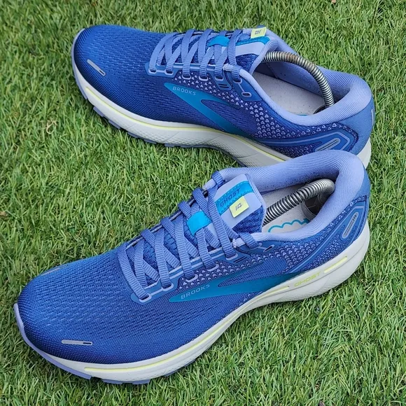 BROOKS GHOST 14  - Women's Athletic Shoes - SIZE 9.5B