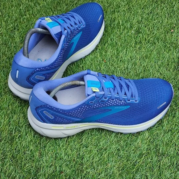 BROOKS GHOST 14  - Women's Athletic Shoes - SIZE 9.5B