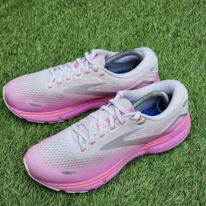 BROOKS GHOST 15 - Women's Athletic Shoes - SIZE 8 ***No Insoles ***