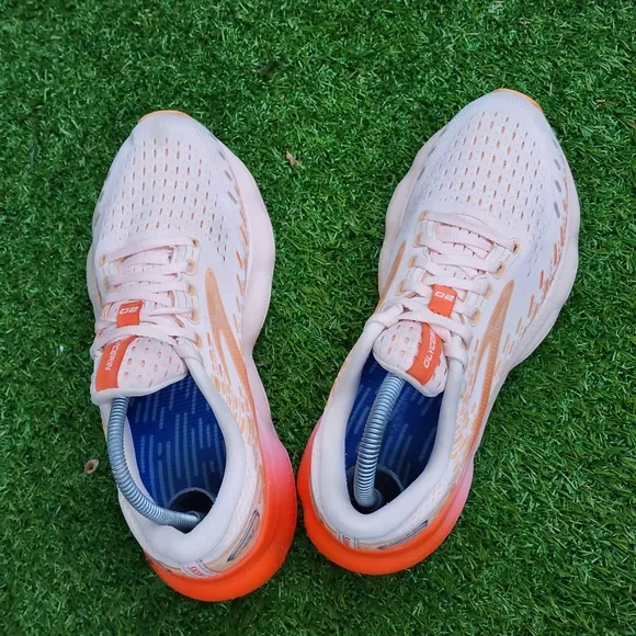 BROOKS GLYCERIN  20 - Womens Athletic Shoes- SIZE 8B
