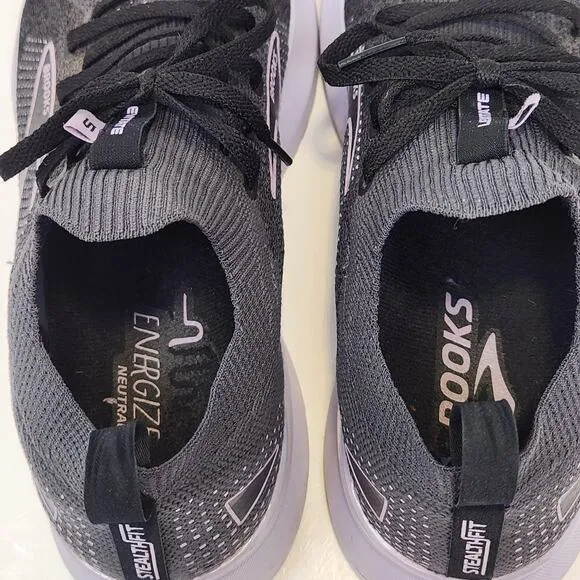 Brooks Women Levitate 5 Stealthfit Running Shoes Sneakers Size 9 M Gray Purple
