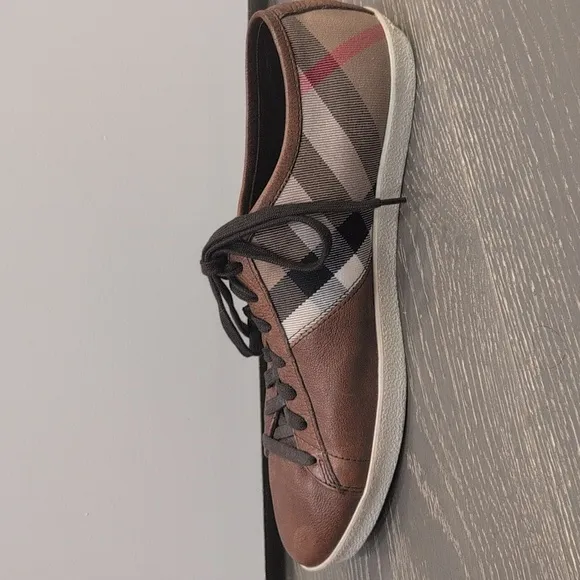 Burberry Men's Brown Sneakers